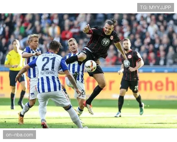 昂热1-1战平勒阿弗尔，保级形势依然严峻